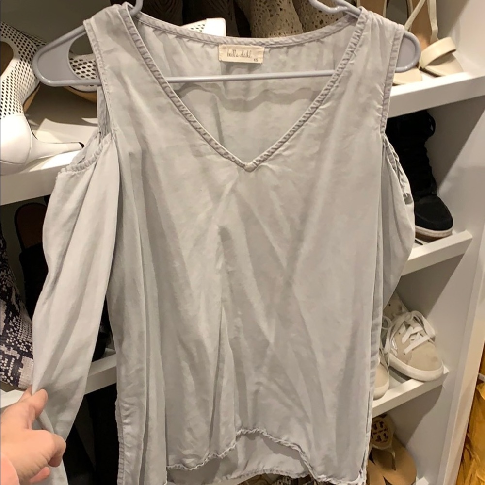 Bella Dahl size XS cold shoulder top
